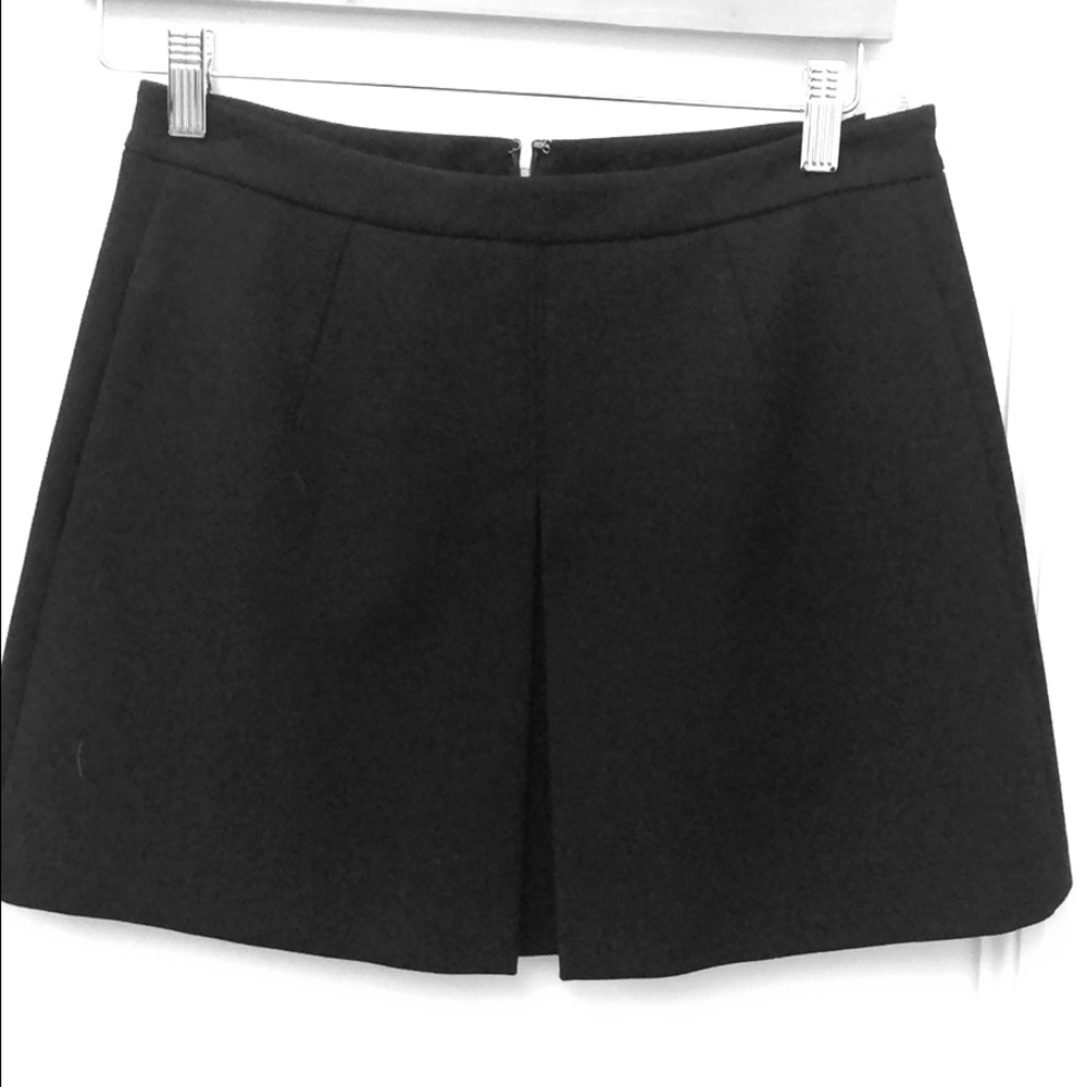 VINCE Black miniskirt - fabric has a nice hand!